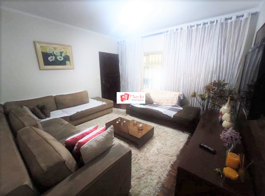 Sobrado à venda com 3 quartos, 190m² - Foto 1