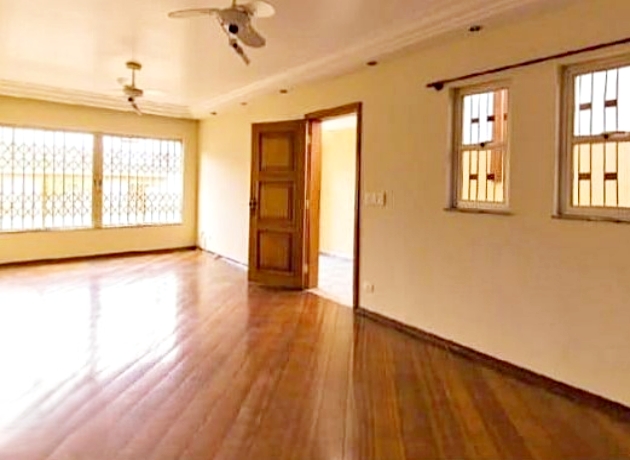 Sobrado à venda com 4 quartos, 210m² - Foto 1
