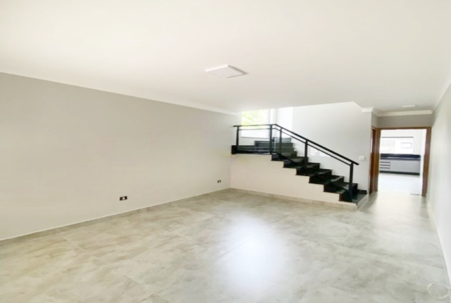 Sobrado à venda com 3 quartos, 210m² - Foto 1