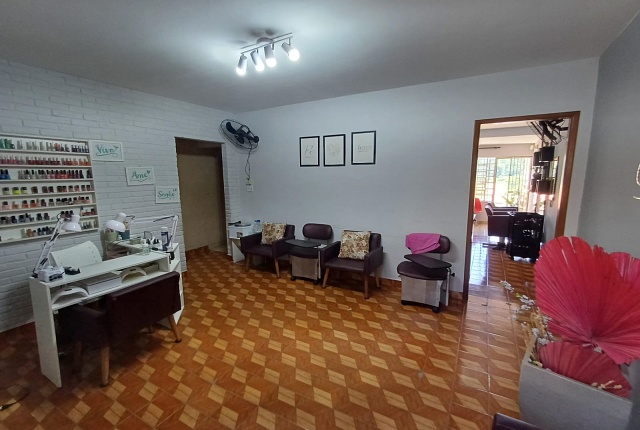 Casa à venda com 3 quartos, 90m² - Foto 1
