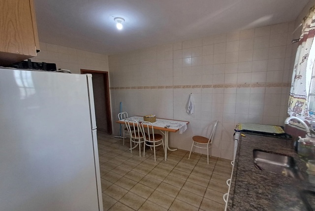 Casa à venda com 3 quartos, 90m² - Foto 8
