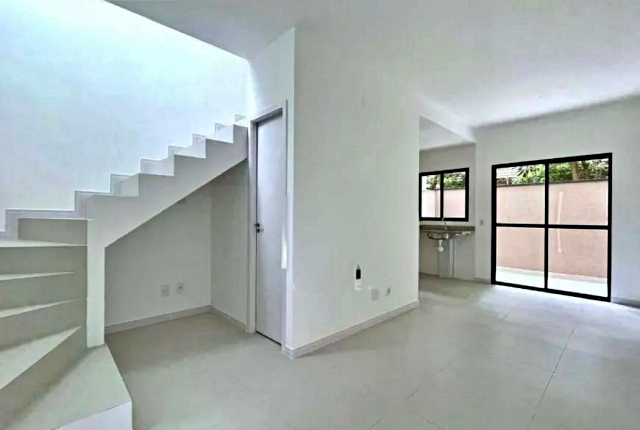 Sobrado à venda com 2 quartos, 60m² - Foto 1