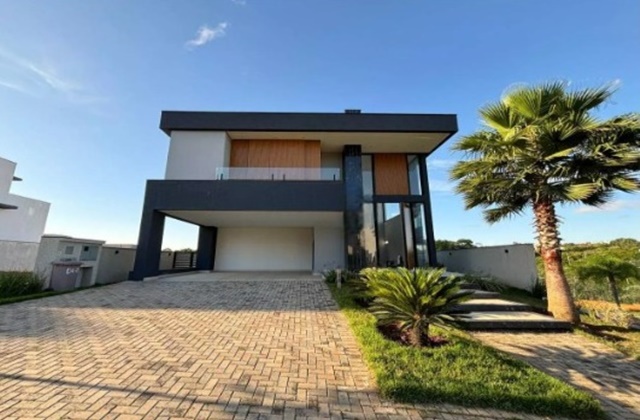 Sobrado à venda com 3 quartos, 357m² - Foto 1