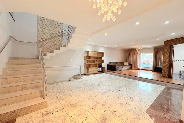 Sobrado, 3 quartos, 298 m² - Foto 2