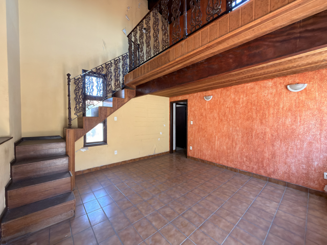 Sobrado à venda com 3 quartos, 238m² - Foto 2