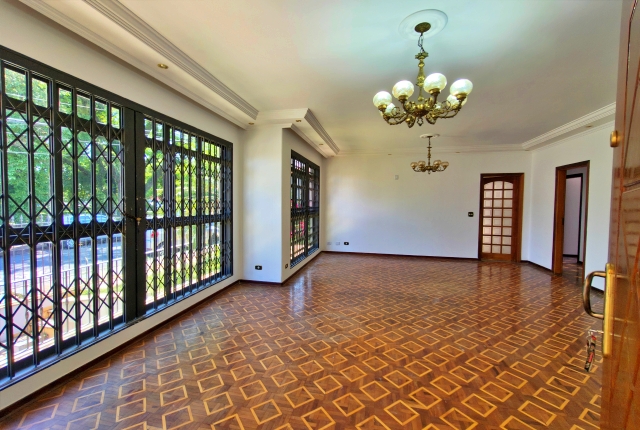 Casa, 3 quartos, 347 m² - Foto 1