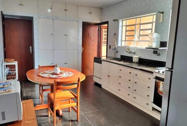 Casa, 3 quartos, 242 m² - Foto 14