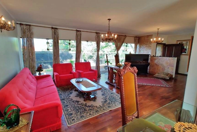 Casa, 3 quartos, 242 m² - Foto 1