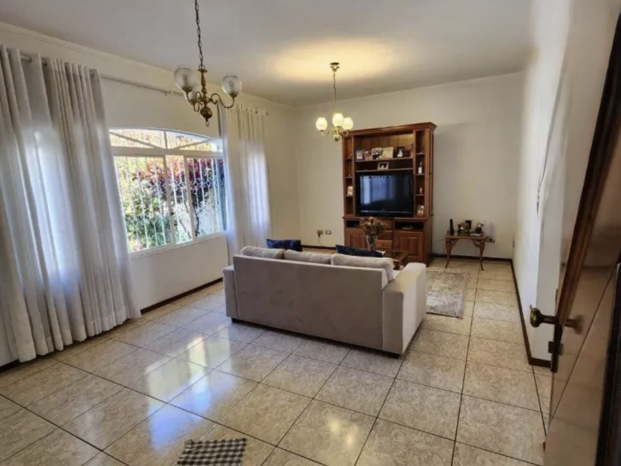 Casa, 3 quartos, 273 m² - Foto 1