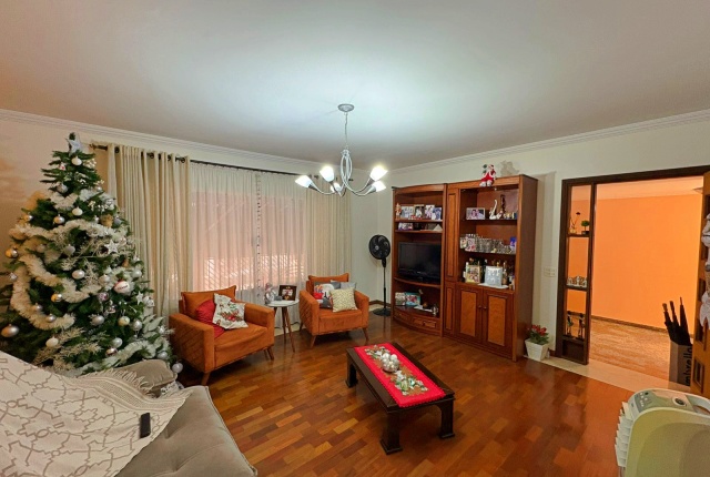 Casa, 4 quartos, 350 m² - Foto 1