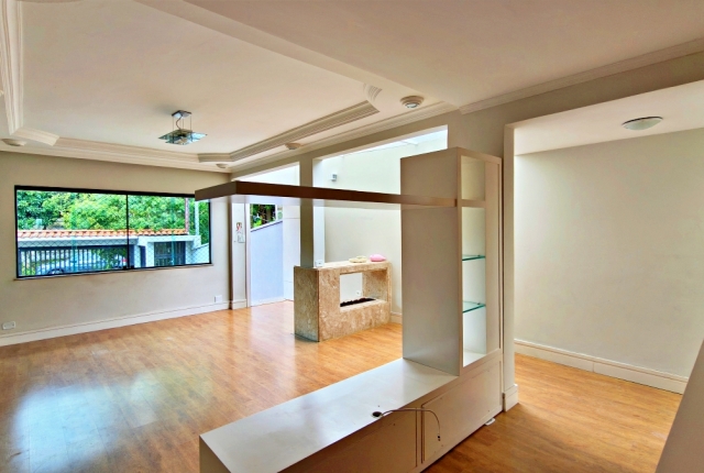 Sobrado, 3 quartos, 231 m² - Foto 1