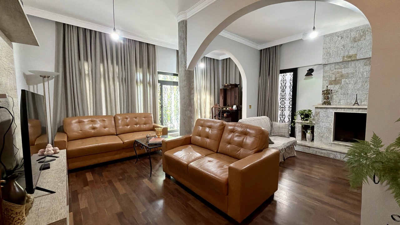 Casa, 3 quartos, 225 m² - Foto 1