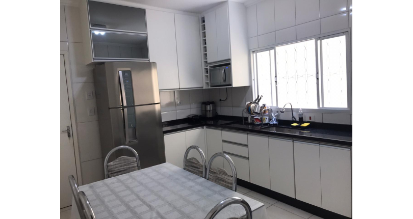 Sobrado à venda Rua Garça, Ayrosa - Imóveis à Venda