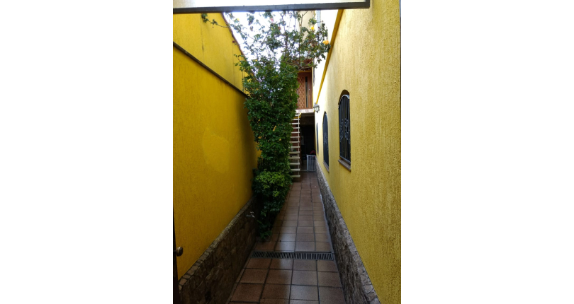 Sobrado à venda Rua Físico Lawrence, Vila Santa Edwiges - Imóveis à Venda