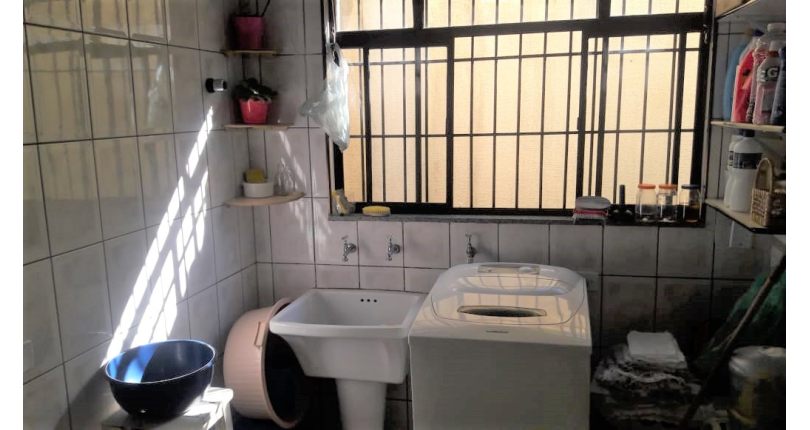 Sobrado à venda Rua João Veloso de Oliveira, Parque São Domingos - Imóveis à Venda