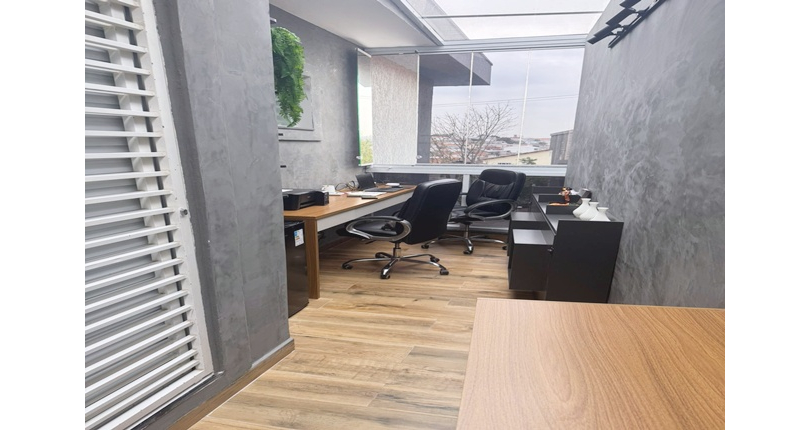 Sobrado à venda Rua Eusébio da Silva, Parque Maria Domitila - Imóveis à Venda