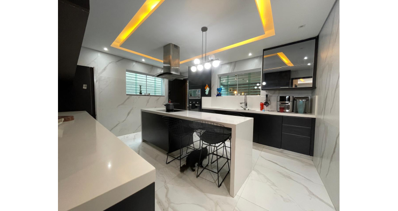 Sobrado à venda Rua Eusébio da Silva, Parque Maria Domitila - Imóveis à Venda