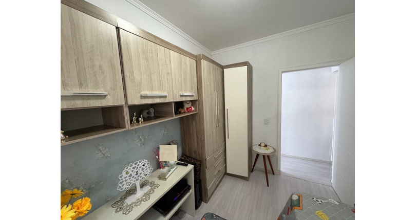 Casa à venda Rua Doutor Valentim de Queirós, Jardim Regina - Imóveis à Venda