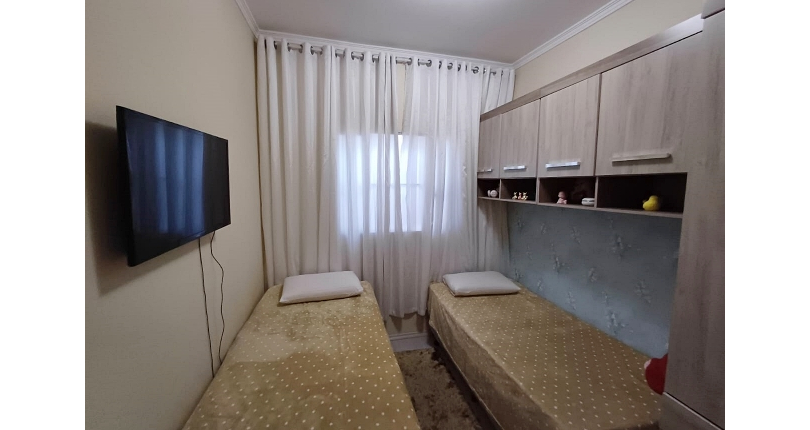 Casa à venda Rua Doutor Valentim de Queirós, Jardim Regina - Imóveis à Venda