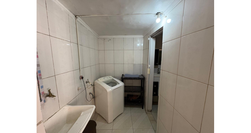 Casa à venda Rua Doutor Valentim de Queirós, Jardim Regina - Imóveis à Venda