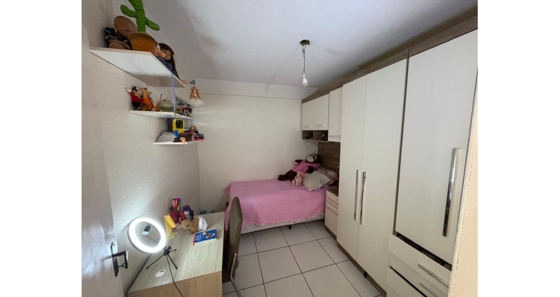 Casa à venda Rua Doutor Valentim de Queirós, Jardim Regina - Imóveis à Venda