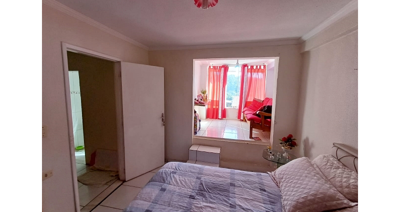 Casa à venda Rua Doutor Valentim de Queirós, Jardim Regina - Imóveis à Venda