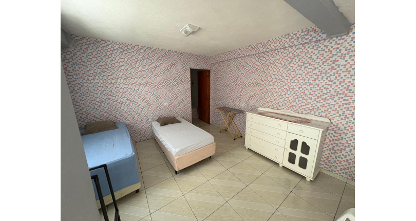 Casa à venda Rua Doutor Valentim de Queirós, Jardim Regina - Imóveis à Venda