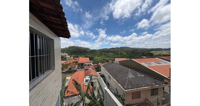 Casa à venda Rua Doutor Valentim de Queirós, Jardim Regina - Imóveis à Venda