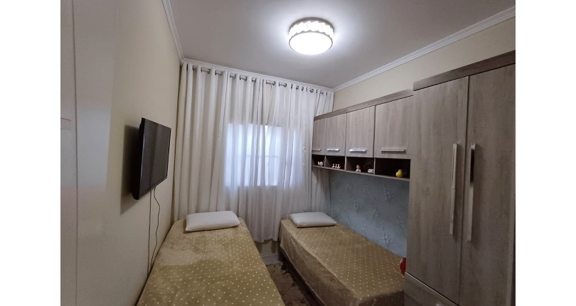 Casa à venda Rua Doutor Valentim de Queirós, Jardim Regina - Imóveis à Venda