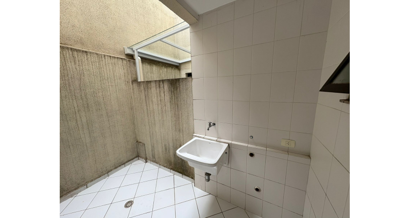 Sobrado à venda Rua União Federativa, 44, City Recanto Anastácio - Imóveis à Venda