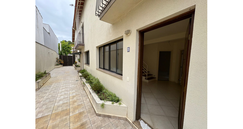 Sobrado à venda Rua União Federativa, 44, City Recanto Anastácio - Imóveis à Venda