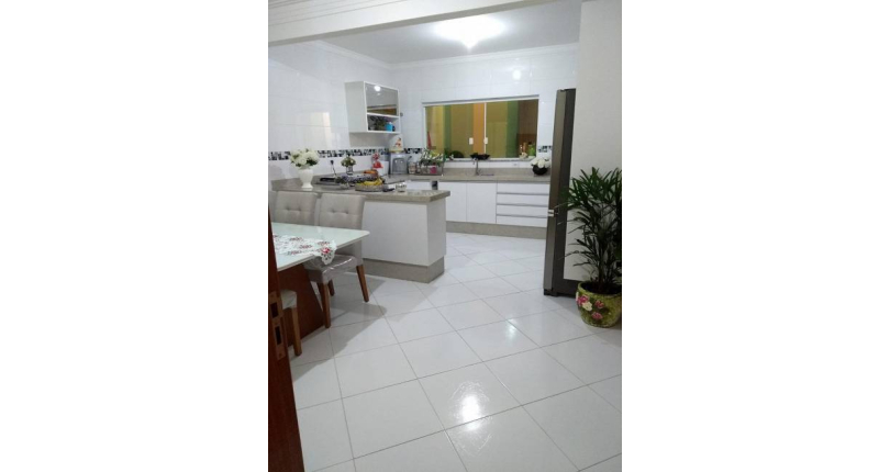 Sobrado à venda Avenida Venâncio Garcia Simões, Vila Clarice - Imóveis à Venda