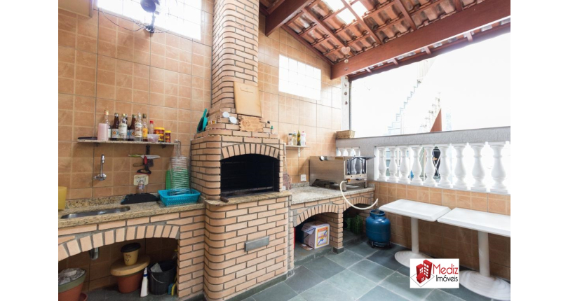 Sobrado à venda no Bairro do Parque São Domingos na Rua Rua Senador Alberto Pasqualini