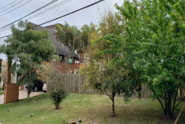 Casa à venda na Santana de Parnaíba no Bairro da Aldeia da Serra no Condomínio Morada das Flores, na Alameda das Anêmonas