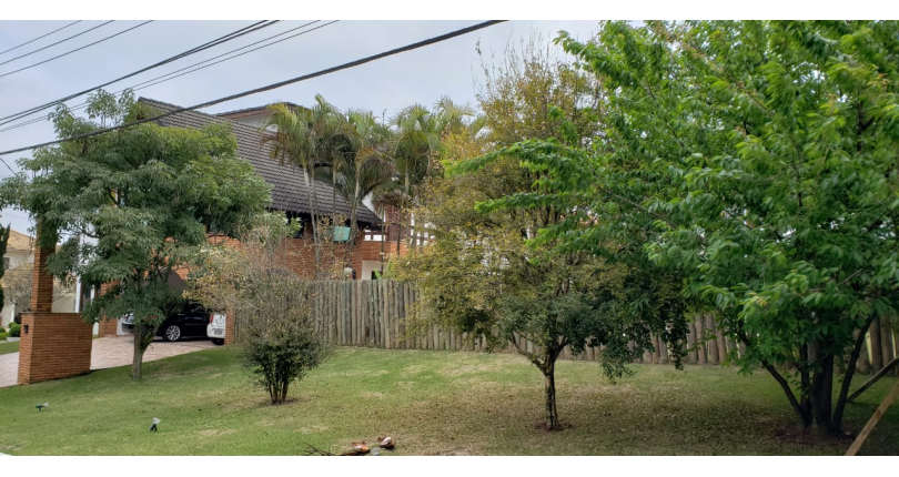 Casa à venda na Santana de Parnaíba no Bairro da Aldeia da Serra no Condomínio Morada das Flores, na Alameda das Anêmonas