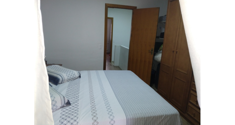 Sobrado á venda no Conjunto Residencial Vista Verde na Rua José Carlos de Resende