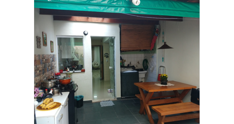 Sobrado á venda no Conjunto Residencial Vista Verde na Rua José Carlos de Resende