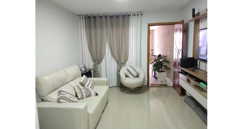 Sobrado á venda no Conjunto Residencial Vista Verde na Rua José Carlos de Resende