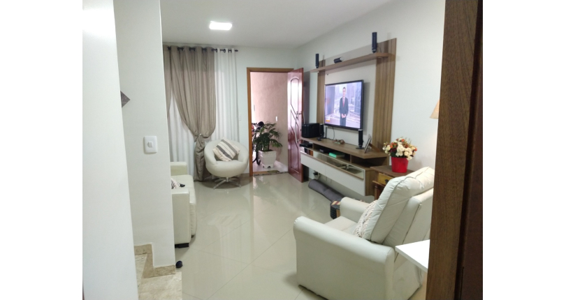 Sobrado á venda no Conjunto Residencial Vista Verde na Rua José Carlos de Resende