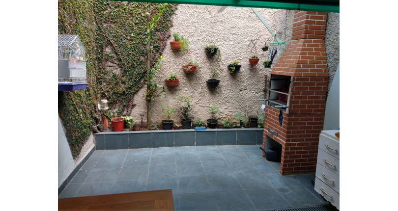 Sobrado á venda no Conjunto Residencial Vista Verde na Rua José Carlos de Resende