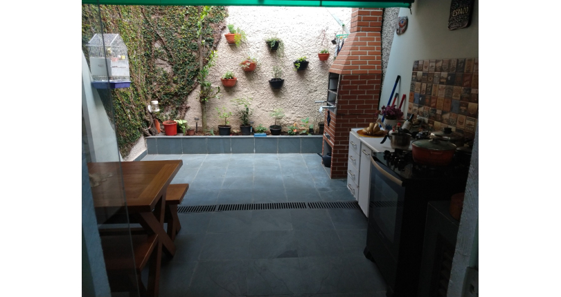 Sobrado á venda no Conjunto Residencial Vista Verde na Rua José Carlos de Resende