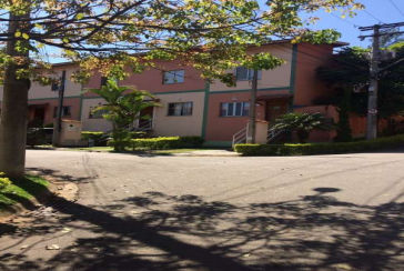 Sobrado à venda no Jaraguá na Rua Dona Gertrudes Jordão 257, no Condomínio Village Park 