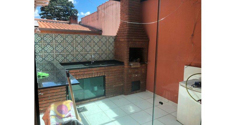 Sobrado à venda no Jaraguá na Rua Dona Gertrudes Jordão 257, no Condomínio Village Park 