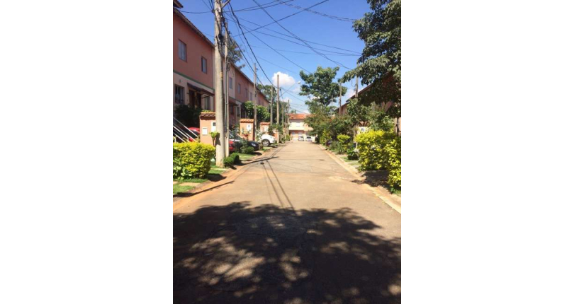 Sobrado à venda no Jaraguá na Rua Dona Gertrudes Jordão 257, no Condomínio Village Park 