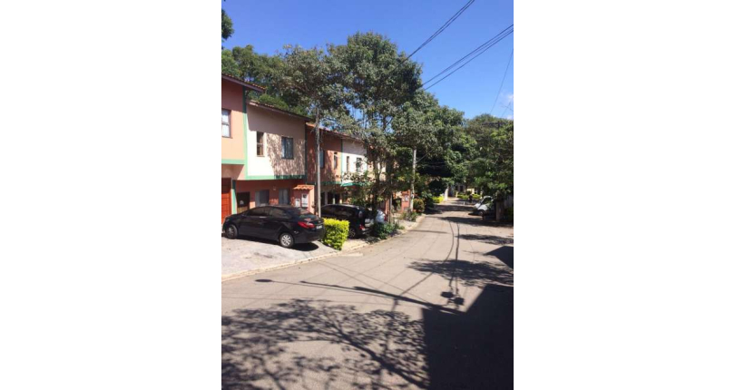 Sobrado à venda no Jaraguá na Rua Dona Gertrudes Jordão 257, no Condomínio Village Park 