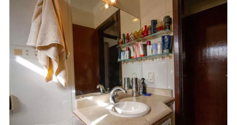 Sobrado à venda na Vila Palmeiras na Rua Antônio Teixeira Braga