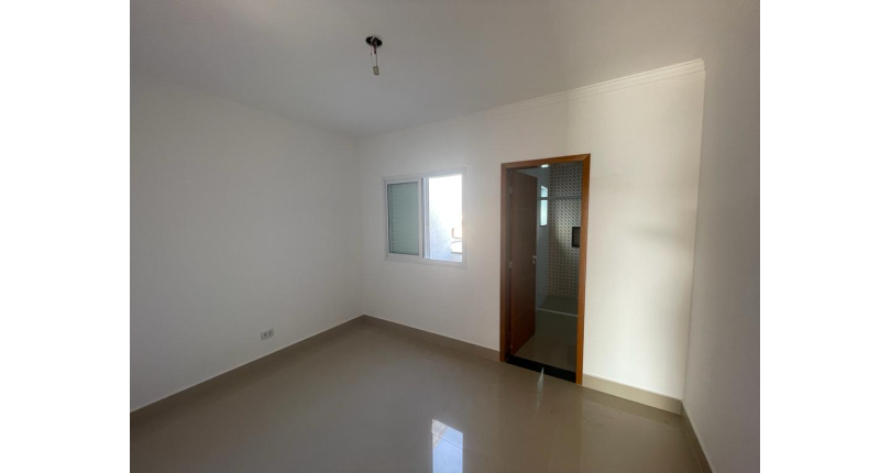 Sobrado novo à venda no Jardim Mangalot na Rua Manoel Martins da Rocha