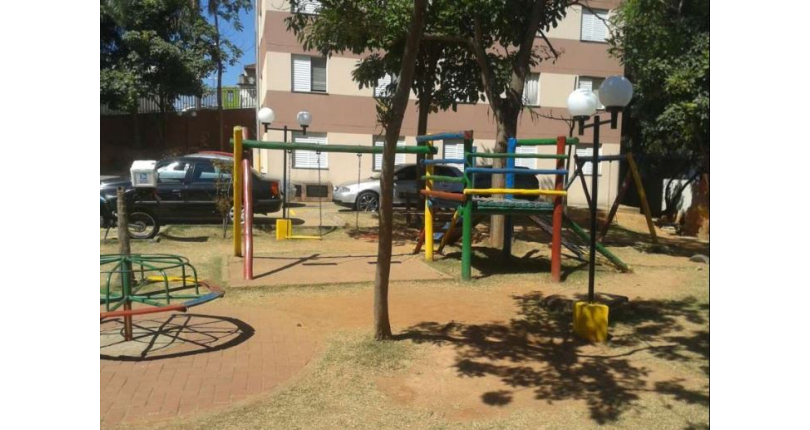 Apartamento à venda na Vila Guedes na Rua Martinho do Amaral 101, no Condomínio Edifício Safira