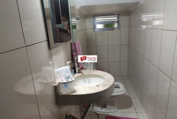 Sobrado à venda nos Remédios na Rua Frei João Augusto Becker