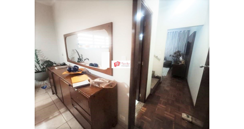 Sobrado à venda nos Remédios na Rua Frei João Augusto Becker